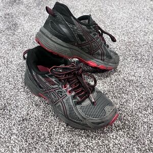 Asics boys size 1 sneakers